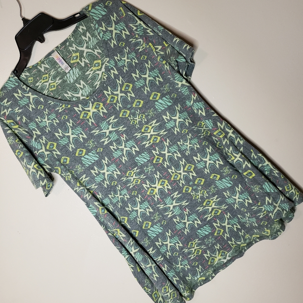 LULAROE classic tee